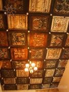 Деталі стелі старого храму.