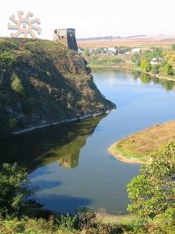 І башта віддзеркалює в воді... Жванець