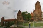 І ще замок з катедрою.