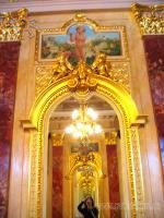 Дзеркальна зала Львівської Опери