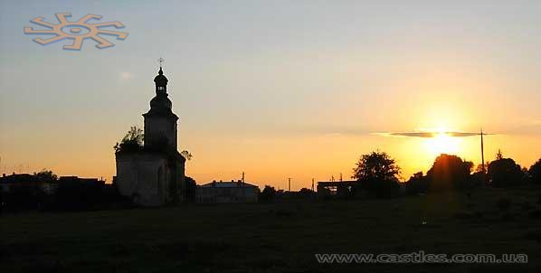 Сонце тільки-но закотилося за вали городища у Лешневі. Сонце тільки-но закотилося за вали городища у Лешневі.