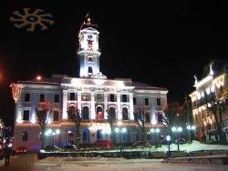 Chernivtsy City Hall at nigth