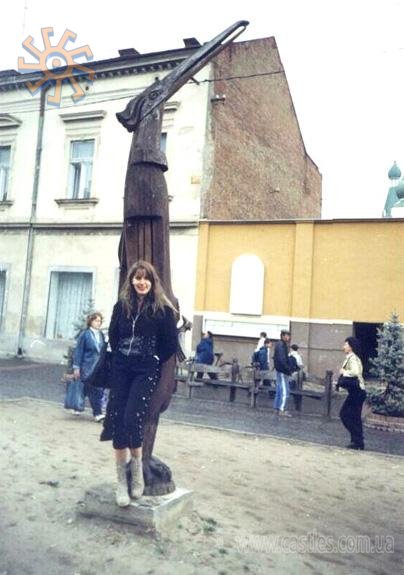 Ворон ворону, можливо. око й не виклює, а ось дятел дятлу все хазяйство відстукає. 30 квітня 2004 року. Ворон ворону, можливо. око й не виклює, а ось дятел дятлу все хазяйство відстукає. 30 квітня 2004 року.