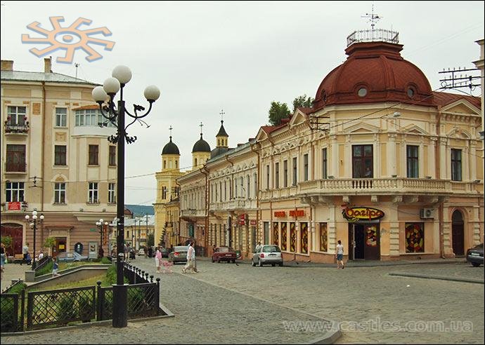 Чернівці. Площа Філармонії