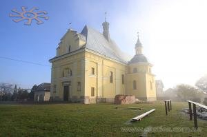 Костел Матері Божої Святого Скапулярію у Снятині