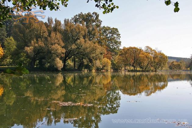 Парк в Михайлівці (Хмельниччина).