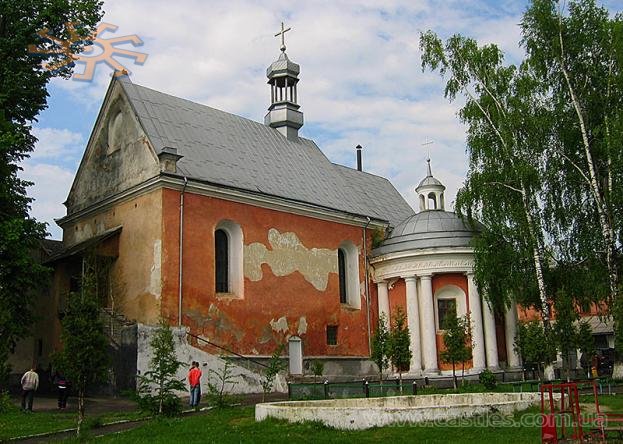 Костел в Роздолі сусідує з інтернатом для дітей з вадами розвитку