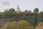 Вид на монастир з Улашківців