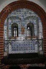 На кахлях - вся біблія, і Старий, і Новий заповіти.