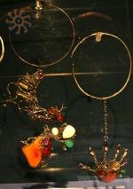 Які там бурштинові прикраси!