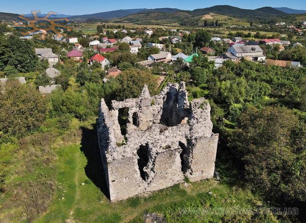 Не тамплієрський ані разу. Але все одно цікавий. Донжон у Середньому, 8 вересня 2020 р.