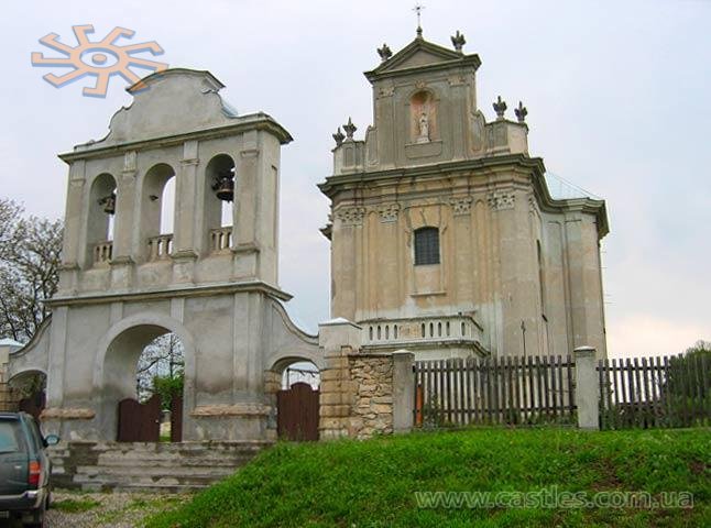 Травень-2005. Костел в Берездівцях.