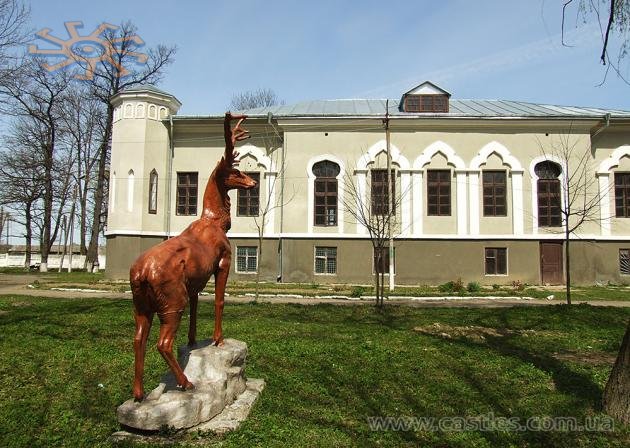 Череш, квітень-2007. В романтичному панському маєтку давно вже геріатричний заклад для психоневрологічних хворих