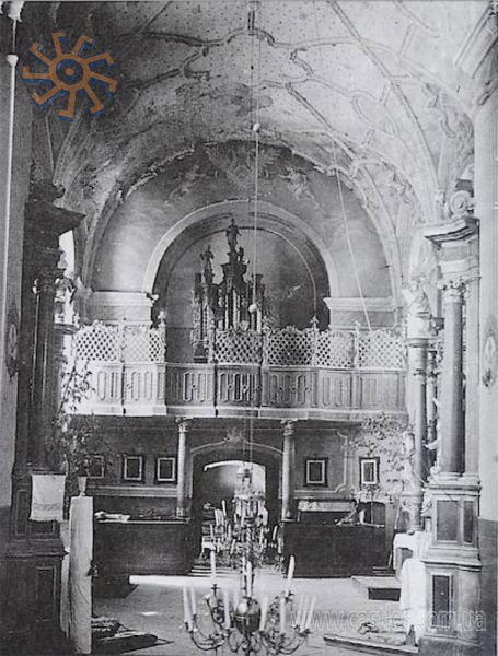 Інтер'єр бернардинського костелу у Лешневі. Фото до 1936 р.