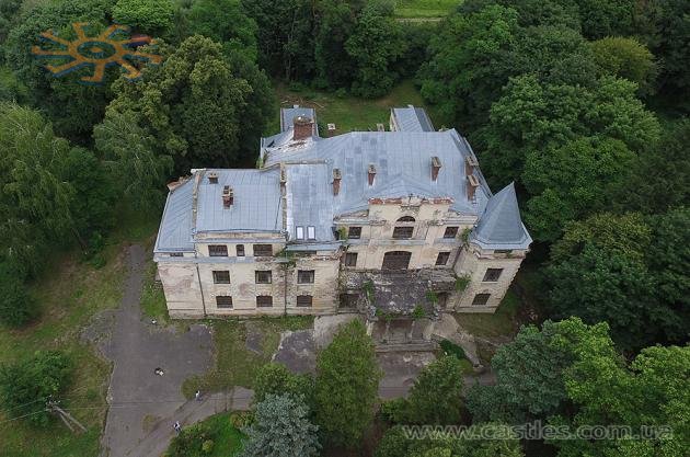 А дах вже новий! Політ квадрокоптером над палацем в Журавному у червні 2018 р.