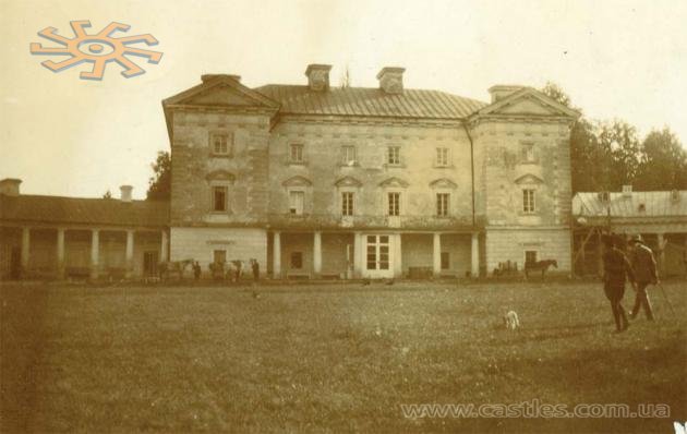 Палац в П'ятничанах у 1920-х. Фото з архіву Генріка Грохольського. З газети "Польське слово" за серпень-2013.