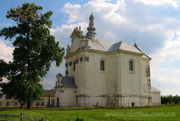 Lopatyn. В Лопатині головна архітектурна домінанта - бароковий костел авторства Бернарда Меретина