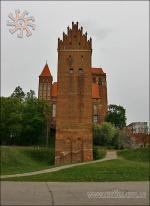 Залишився тільки замок.