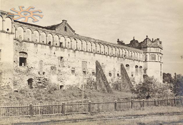Старосільський замок на початку ХХ ст. Фото з Polona.pl