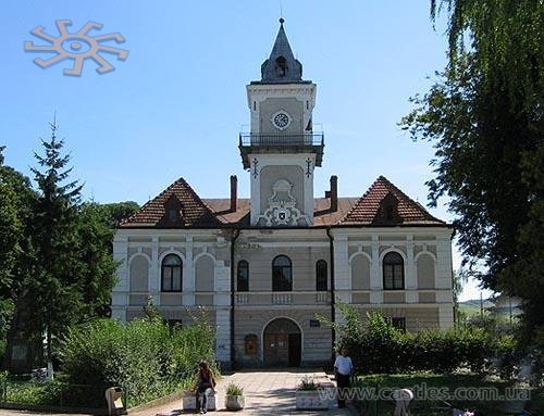 Блека під красунею-ратушею. 17 серпня 2004р. Добромиль Блека під красунею-ратушею. 17 серпня 2004р. Добромиль