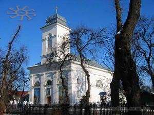 Храм такий же, як і на листівці вгорі.