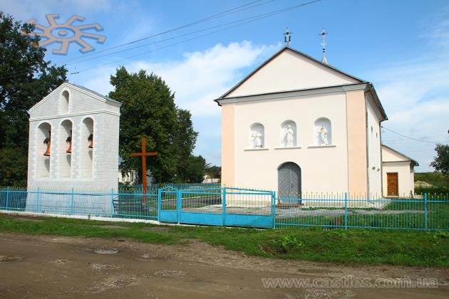 Нещодавно відновлений храм у Вовкові на Перемишлянщині.