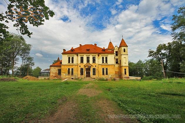 Палац Бруницьких вранці 16 червня 2018 р.