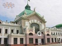 Чернівецький вокзал в 2005 році.